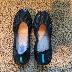 Obsidian black tieks